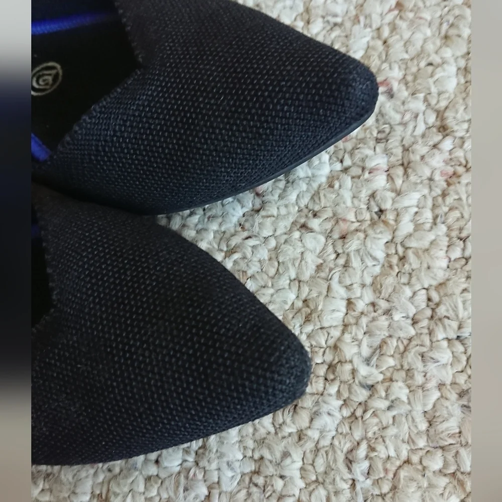 Rothy's the point Solid black flat size 7